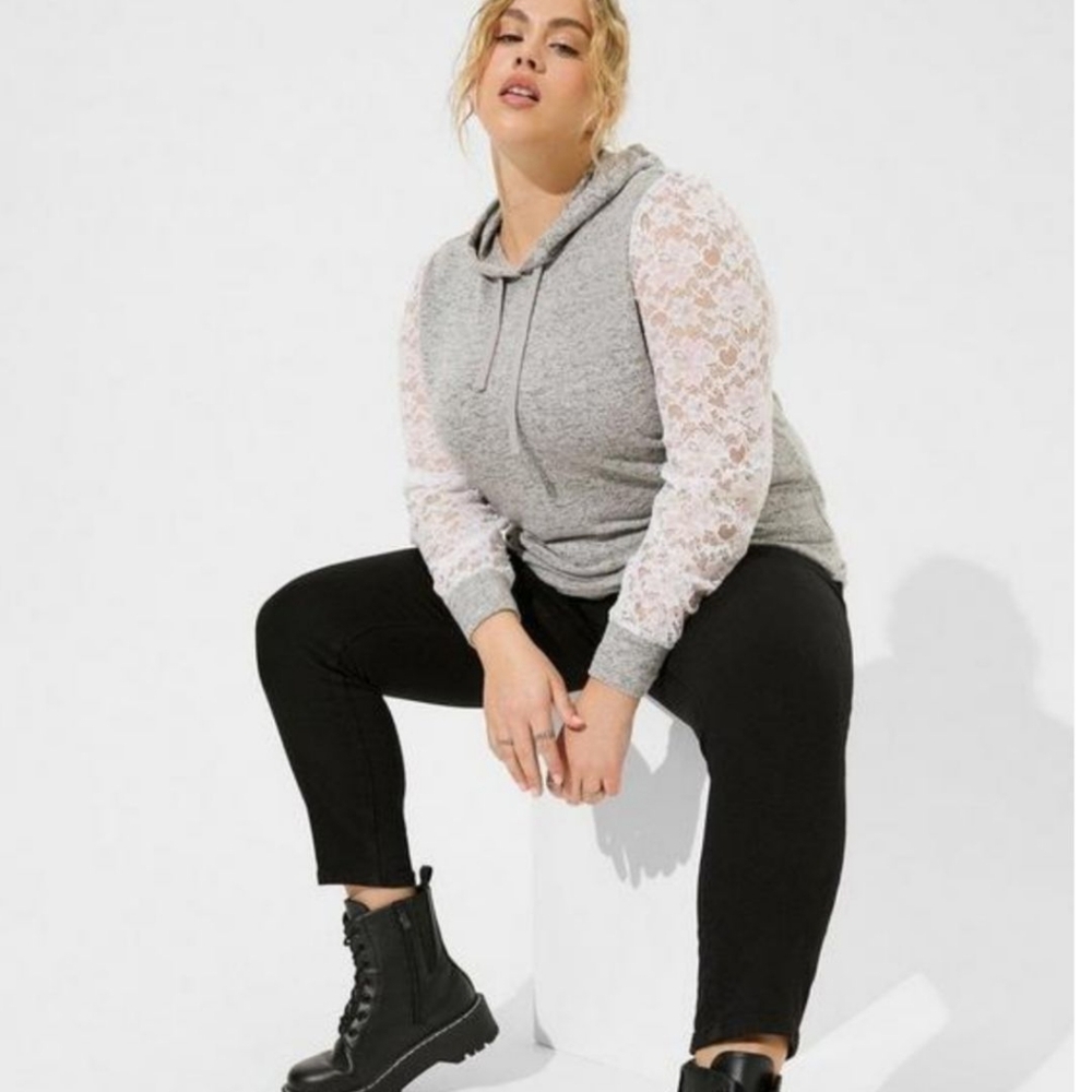 #002 Torrid Super Soft Plush Lace Sleeve Hoodie